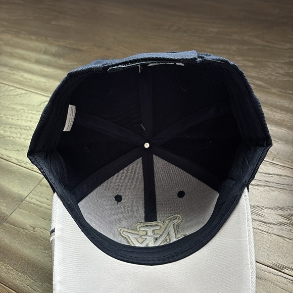 NY Yankees canvas baseball cap, velcro back,embroidered logos,6 vent panels OSFM - Picture 8 of 10